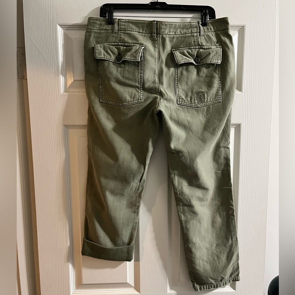 American Eagle Outfitters Olive Cropped Pants (in style of OG 107) - Picture 2 of 10